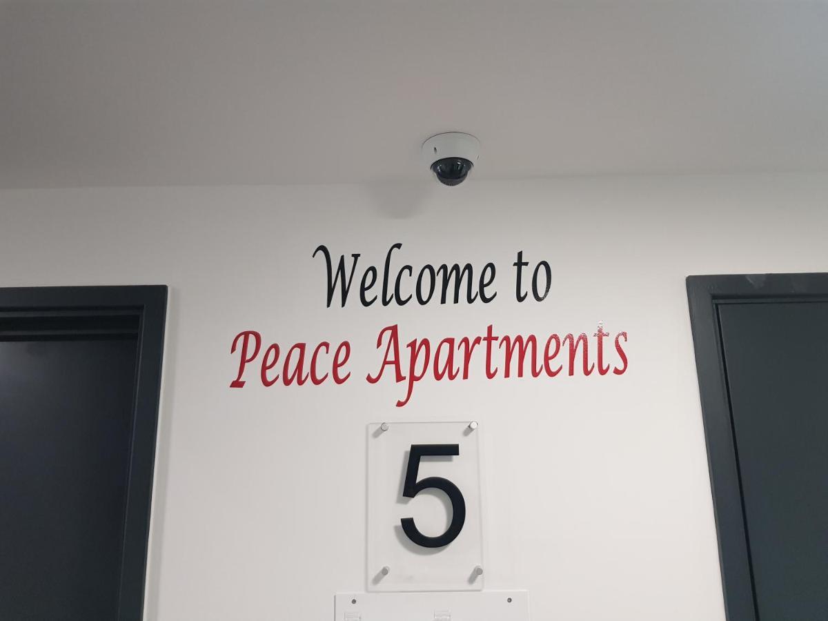 Peace Apartments - Luton 루턴 외부 사진